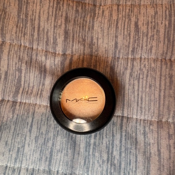Mac single eyeshadow nylon frost finish - Picture 1 of 3